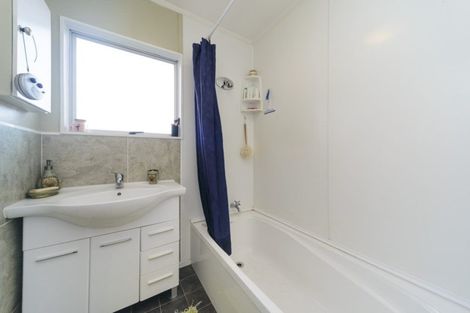 Photo of property in 35 Peter Hall Drive, Kelvin Grove, Palmerston North, 4414