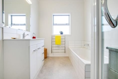 Photo of property in 21 Manganui Place, Te Awa, Napier, 4110