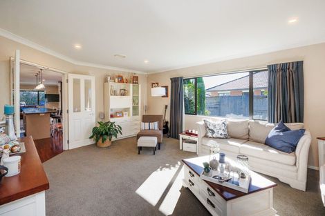 Photo of property in 3 Sunshine Place, Kelvin Grove, Palmerston North, 4414