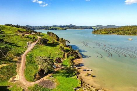 Photo of property in 114a Ranui Road, Karetu, 0283