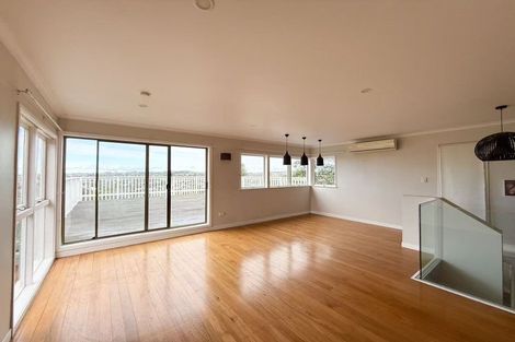 Photo of property in 96 Carlisle Road, Browns Bay, Auckland, 0632