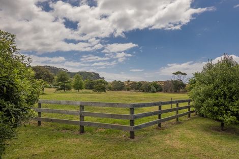 Photo of property in 8 White Rocks Rise, Kuaotunu, Whitianga, 3592