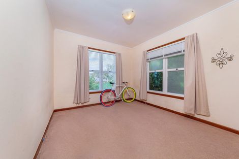 Photo of property in 10 Woodward Avenue, Mangere Bridge, Auckland, 2022