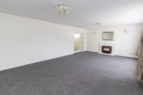 Photo of property in 101 Kenmore Street, Newlands, Wellington, 6037