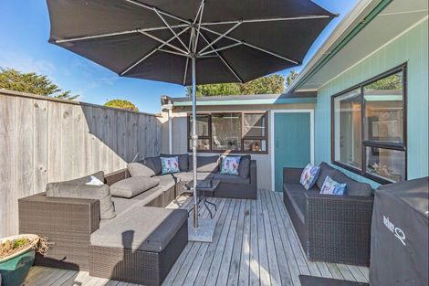 Photo of property in 22 Kent Avenue, Waitarere Beach, Levin, 5510
