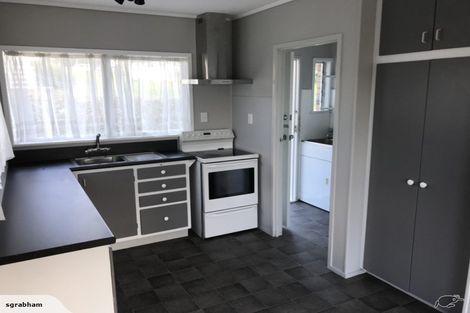 Photo of property in 18 Diana Drive, Glenfield, Auckland, 0627