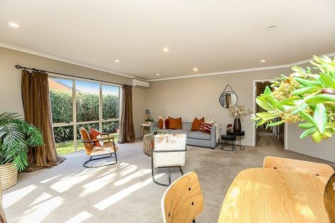 Photo of property in 9a Turehu Street, Merrilands, New Plymouth, 4312