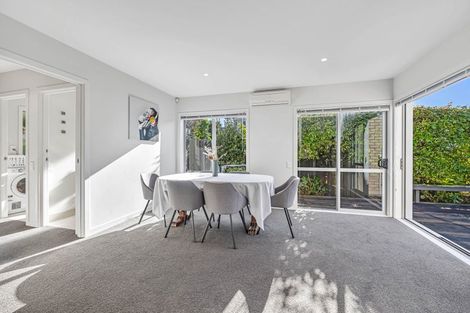Photo of property in 2 Oakpark Place, West Harbour, Auckland, 0618