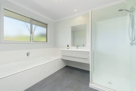 Photo of property in 4 Falcon Drive, Welcome Bay, Tauranga, 3112