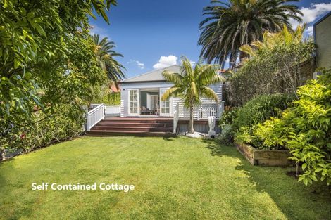 Photo of property in 13 Stanley Point Road, Stanley Point, Auckland, 0624