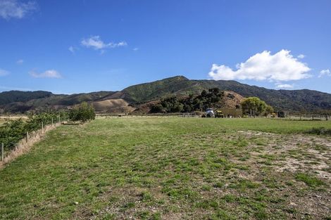 Photo of property in Turvey Farm, 904b Coast Road, Wainuiomata Coast, Wainuiomata, 5373