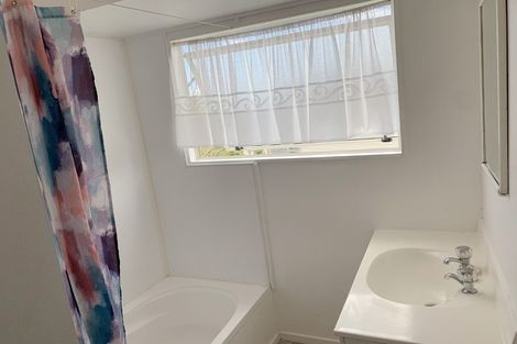 Photo of property in 1/26 Peterhouse Place, West Harbour, Auckland, 0618