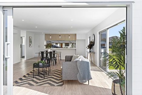 Photo of property in 18 Austin Reid Avenue, Carterton, 5713