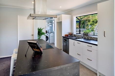 Photo of property in 301 Maungaraki Road, Maungaraki, Lower Hutt, 5010