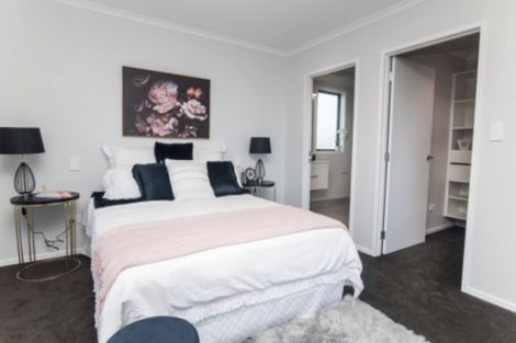 Photo of property in 138 Taupaki Road, Taupaki, 0782