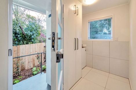 Photo of property in 17 Temuri Place, Glendene, Auckland, 0602