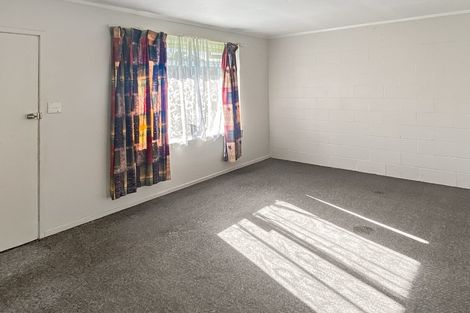 Photo of property in 1/76 Portage Road, New Lynn, Auckland, 0600