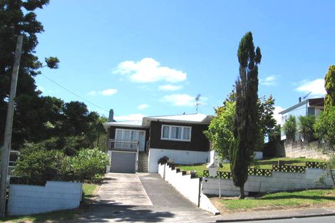 Photo of property in 94 Eskdale Road, Birkdale, Auckland, 0626