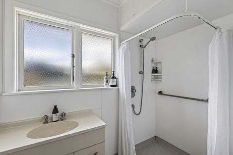 Photo of property in 3 Tay Street, Spotswood, New Plymouth, 4310