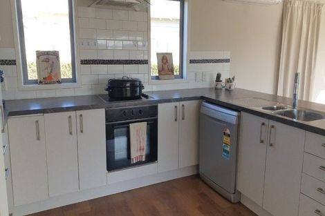 Photo of property in 3 Gazelle Avenue, Beach Haven, Auckland, 0626