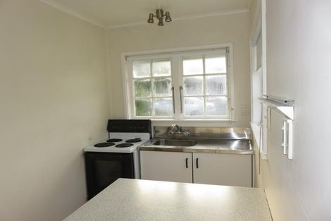 Photo of property in 1a Thurleigh Grove, Karori, Wellington, 6012