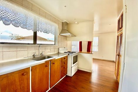 Photo of property in 41 Sharland Avenue, Manurewa, Auckland, 2102