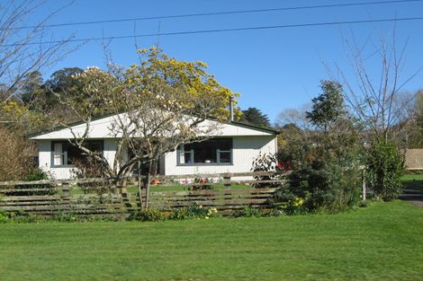Photo of property in 28 Main Street, Hunterville, 4730