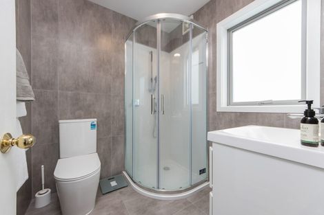 Photo of property in 29 Ian Marwick Place, Birkenhead, Auckland, 0626