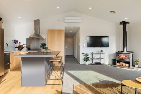 Photo of property in 32 Riley Street, Lake Hawea, 9382