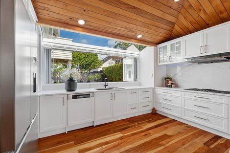 Photo of property in 1/118 Wheturangi Road, Greenlane, Auckland, 1051