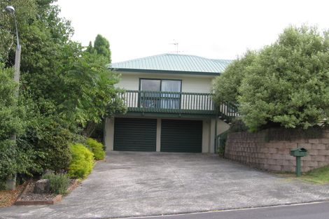 Photo of property in 6 Van Dyke Place, West Harbour, Auckland, 0618