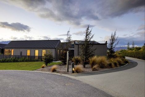 Photo of property in 32 Falconer Rise, Jacks Point, Queenstown, 9371