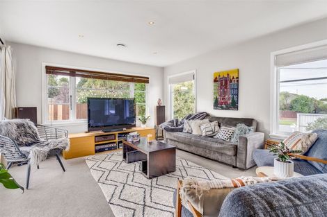 Photo of property in 33 Manor Place, Bryndwr, Christchurch, 8053