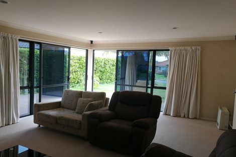 Photo of property in 4 Lilybank Crescent, East Tamaki, Auckland, 2013