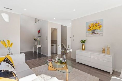 Photo of property in 1 Pae Lane, Flat Bush, Auckland, 2019