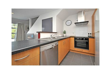 Photo of property in 7/2 Atarangi Road, Greenlane, Auckland, 1051