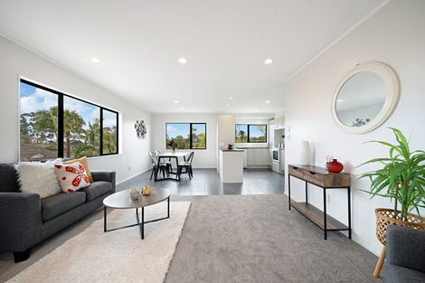 Photo of property in 1/86a West Drive, West Harbour, Auckland, 0618