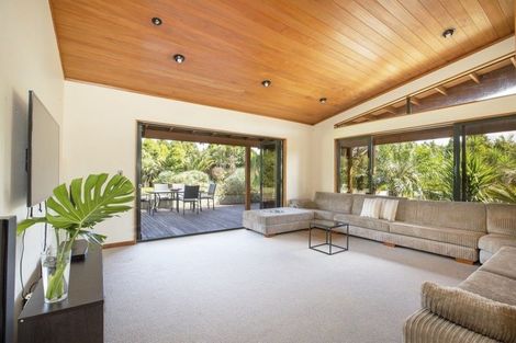 Photo of property in 102a Omaha Flats Road, Tawharanui Peninsula, Warkworth, 0986