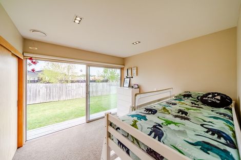 Photo of property in 76 Belgrove Drive, Waipukurau, 4200