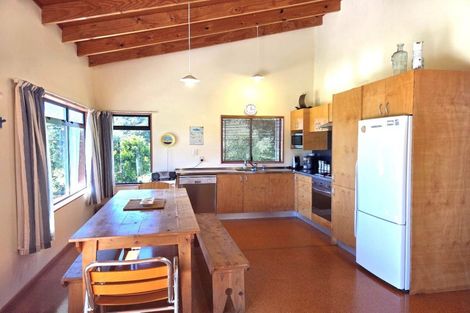 Photo of property in 109 Titoki Place, Matarangi, Whitianga, 3592