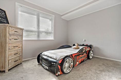 Photo of property in 4 Orpheus Place, Papakura, 2110