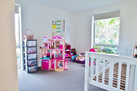 Photo of property in 9 Mackwood Place, Birkdale, Auckland, 0626