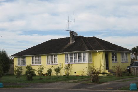 Photo of property in 8 Davey Place, Fairfield, Hamilton, 3214