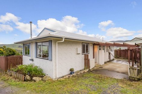 Photo of property in 5a Mossburn Grove, Kelson, Lower Hutt, 5010