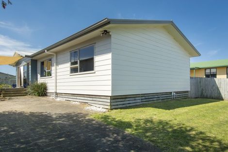 Photo of property in 27a Simpson Road, Papamoa Beach, Papamoa, 3118