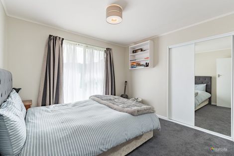 Photo of property in 17b Gemstone Drive, Birchville, Upper Hutt, 5018