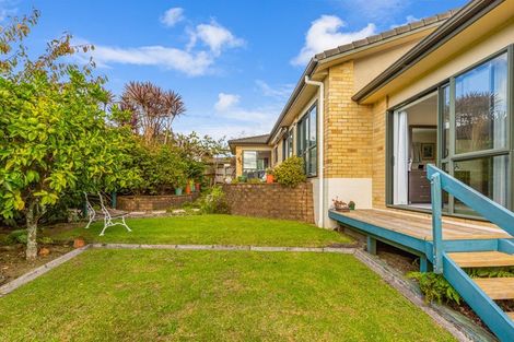 Photo of property in 4 Toledo Avenue, Henderson, Auckland, 0612