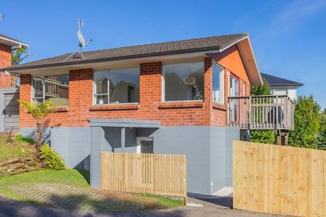 Photo of property in 1/27 Shanaway Rise, Hillcrest, Auckland, 0627