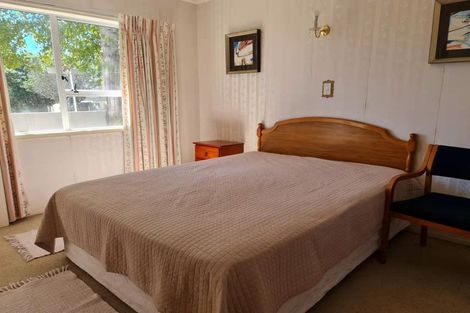 Photo of property in 2 Sylvan Park Avenue, Milford, Auckland, 0620