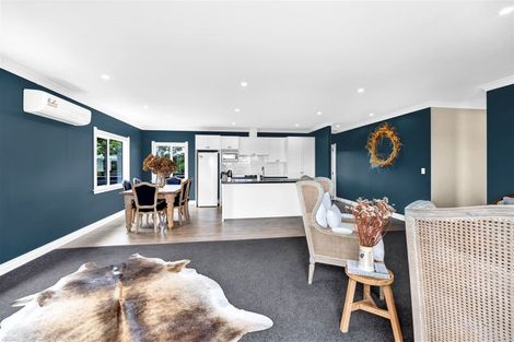 Photo of property in 22 Maple Crescent, Whalers Gate, New Plymouth, 4310